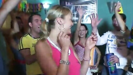 Завязали глаза для того чтобы предоставить особый подарок