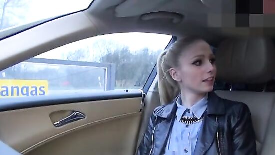 Кончил шлюхе на лицо возле своего Мерседеса