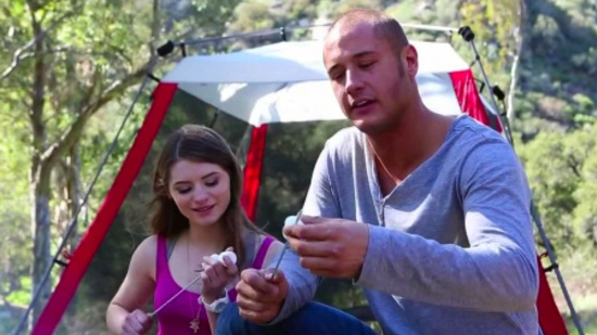 Зефир на костре ничем не уступает страстному сексу на природе