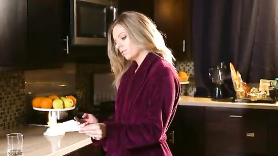 Уставшая от семейной жизни жена решила изменить мужу с нарко барыгой