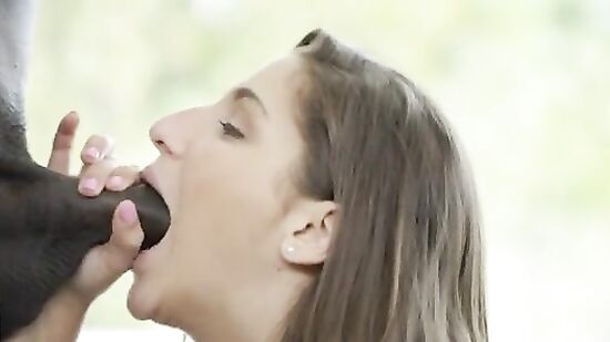 Девушка просто в восторге от момента когда ей лижут анус