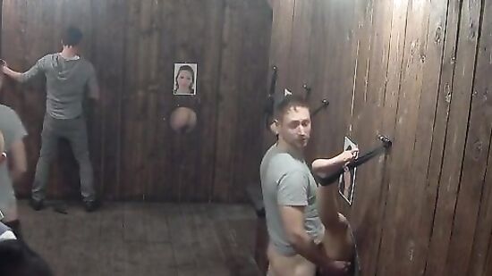 Достаточно интересный чешский бордель для мужиков