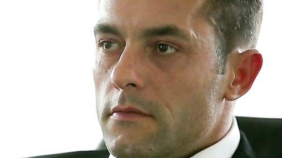 Начальник трахает двух обалденных сотрудниц в кабинете