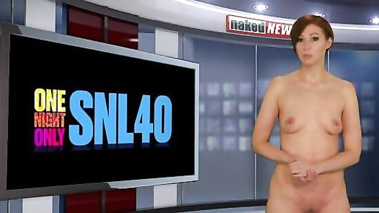 Блондинка-телеведущая оголила свою стройную фигуру