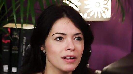 Стрельнул горячей спермой на красивое лицо