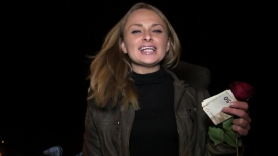 Согласилась на секс с незнакомцем ради денег