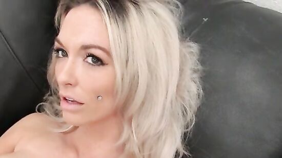 Девушка из Чехии успешно прошла порно кастинг