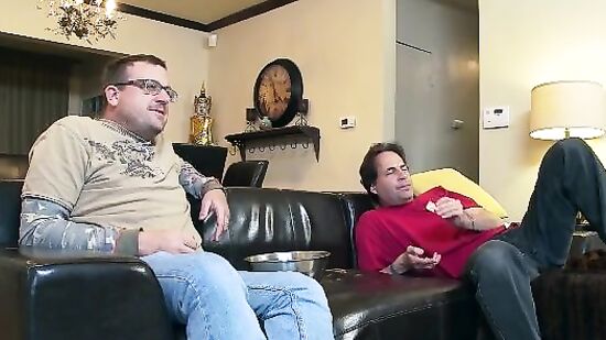 Соблазнительная блондинка дает мужику который подсматривал