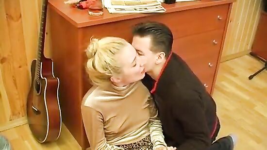 Набухал зрелую тещу и выебал её по возможности