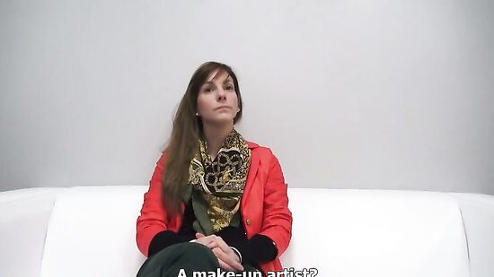 Скромная девушка решилась на участие в чешском порно кастинге