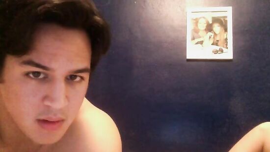 Влюбленная пара не стесняется показывать свой домашний секс перед вебкой