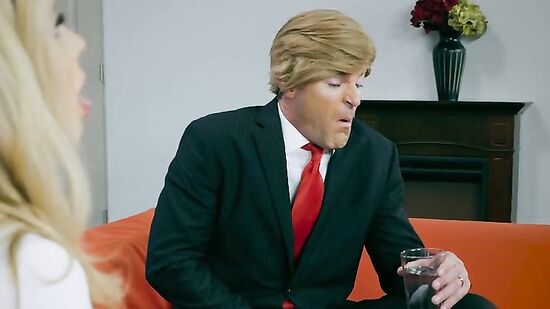 Свингеры Дональд Трамп и Обама обменялись женами в главном офисе президента