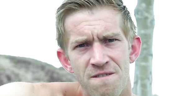 Жопастая телка просто шокировала парня своей большой жопой, и тем что разрешила выебать себя