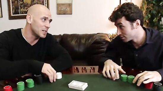 Друзья обменялись своими девушками и хорошенько потрахались не доиграв даже турнир в покер