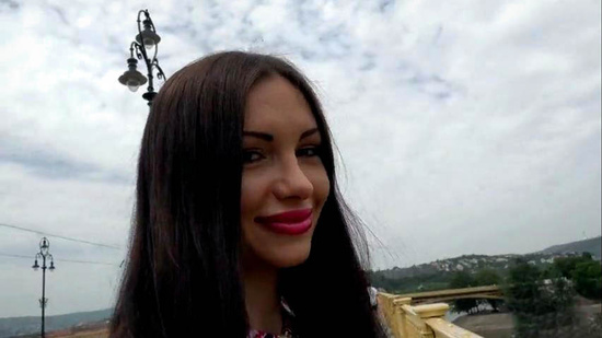 Подцепил реально красивую девушку в Праге и уговорил на наглую еблю прямо в парке