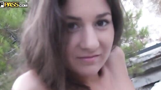 Испанцы пикапнули украинскую туристку на местном пляже и повезли трахать эту суку