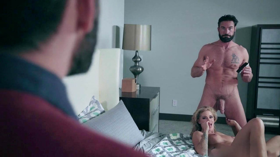 Жена спалилась за изменой перед собственным мужем в самый разгар секса с незнакомцем