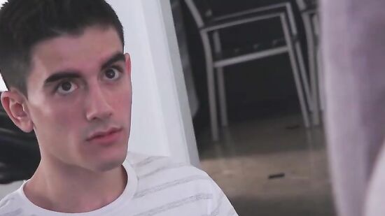 Училка заставила лизать киску и выебала ученика за плохую игру на сопилке