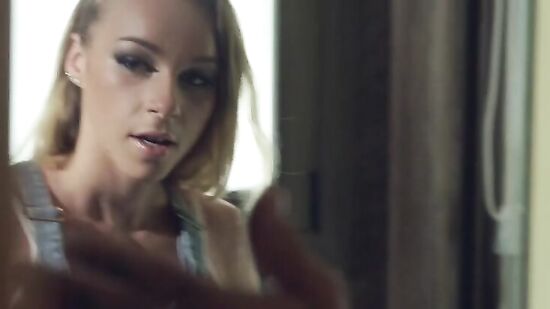 Девушку подобрали и выебали, а она просто хотела попасть в Париж