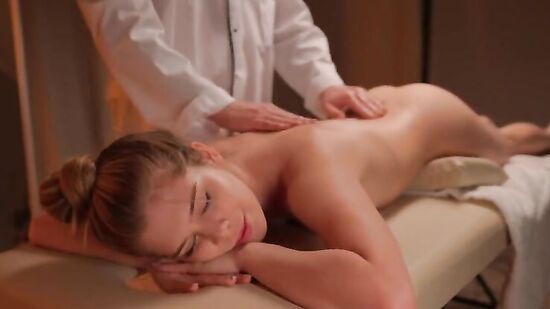 Русский массаж 2022 - Сделал девушке массаж и довёл до оргазма