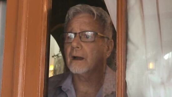 Молодая азиатка изменяет старику у него за спиной - секс с изменой