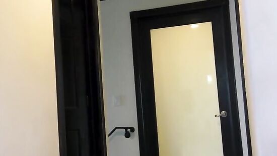 Измена с неграми - негры доводят жену куколда до оргазма, а он дрочит на это