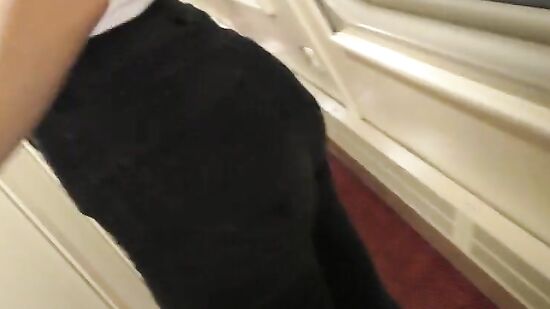 Только познакомился с девушкой, и сразу трахнул её в поезде