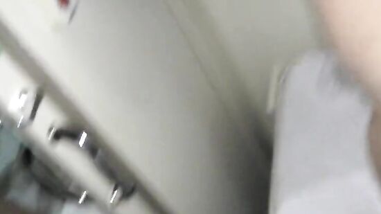 Только познакомился с девушкой, и сразу трахнул её в поезде