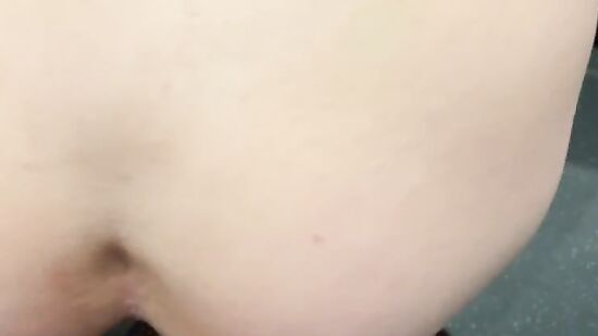 Случайный секс с незнакомцем в туалете поезда