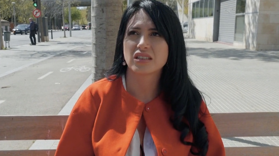 Порно агент предлагает женщине неплохие деньги за секс на камеру