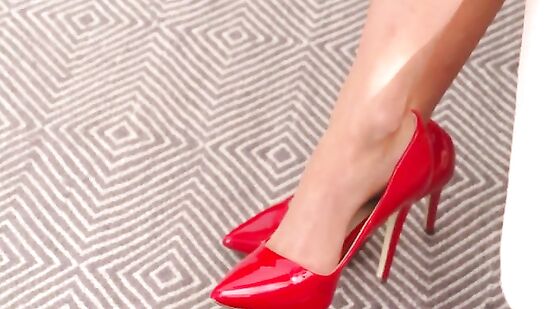 Молодая училка которую захочет чпокнуть каждый студент