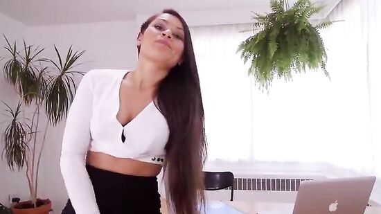 Училка соблазнила на секс студента прямо в колледже - POV порно с училкой