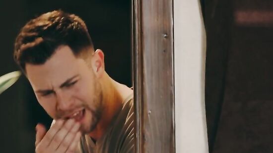 Секс с другом сына - Зрелая женщина захотела сладкого секса с другом сына