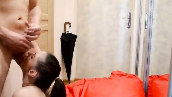 Пригласил соседку-стриптизершу домой на сладкий секс и стриптиз, пока жена на работе