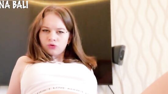 Хотел разыграть сводную сестру, а она захотела секса