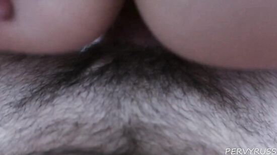 Русская секретарша-наездница оседлала член босса сразу после работы