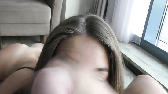 Моя подружка настоящая шлюшка - всегда готова отсосать за деньги