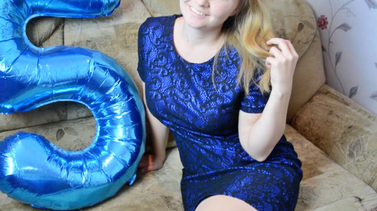 Пышная русская подружка захотела член со спермой на губы сразу после Нового Года