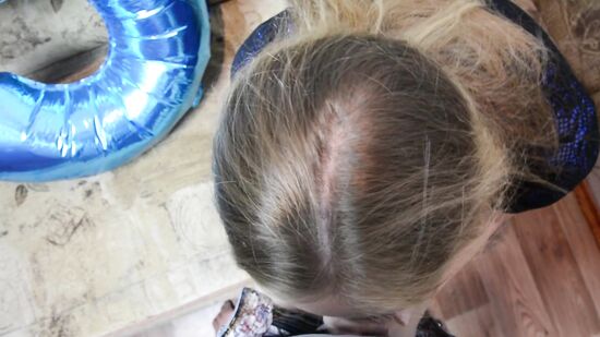 Пышная русская подружка захотела член со спермой на губы сразу после Нового Года