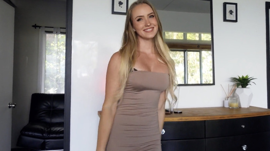 Все бы хотели встречаться с такой крошкой и трахать её по утрам