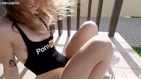 Русская молодая парочка занимается классным летним сексом на свежем воздухе