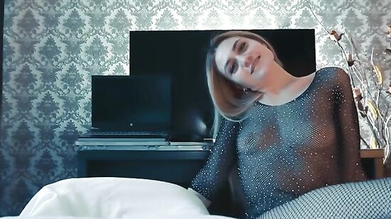 Знакомство с девушкой из Тиндера закончилась сексом в моей постели