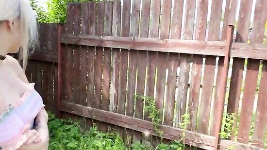 Девушке с русской глубинки пришлось отсосать сводному брату