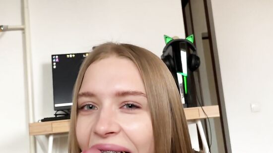 Наверное, ты считаешь что мы друзья, но меня уже за*бало дружить...