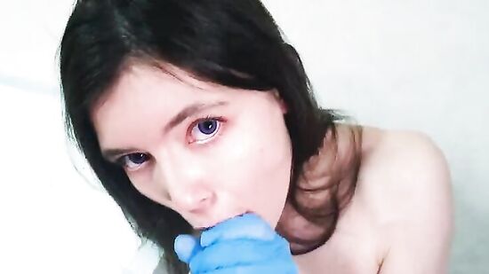 Может, я вас смущаю? Вы стесняетесь меня?