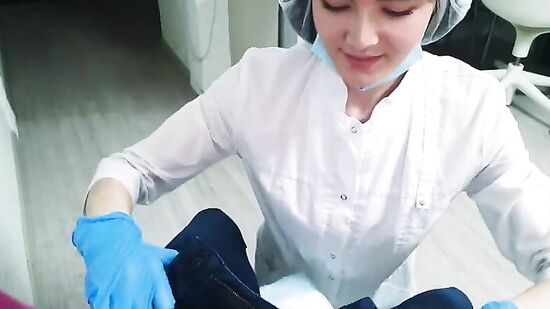 Может, я вас смущаю? Вы стесняетесь меня?