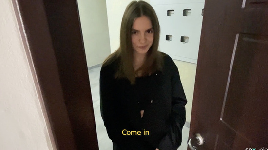 Познакомился в интернете с молодой красоткой и пригласил в гости, когда жены не было дома