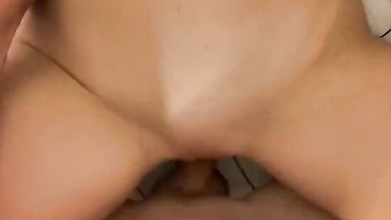 Захотела чтобы он кончил в меня первый раз, в эту новогоднюю ночь