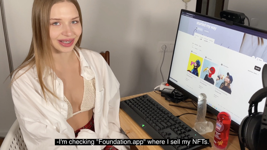 Русская девушка не только снимается в порно, но и зарабатывает на NFT