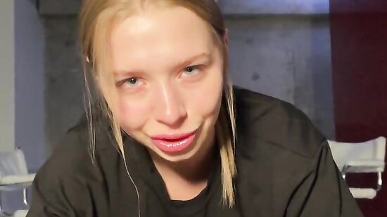 Это что за пятно на футболке? - ..Эммм - это мороженое!